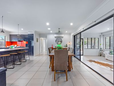 24 Endeavour Cct, Cannonvale