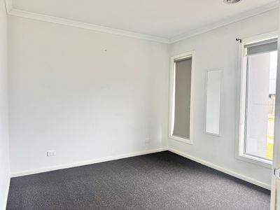 6 Corandirk Street, Mambourin