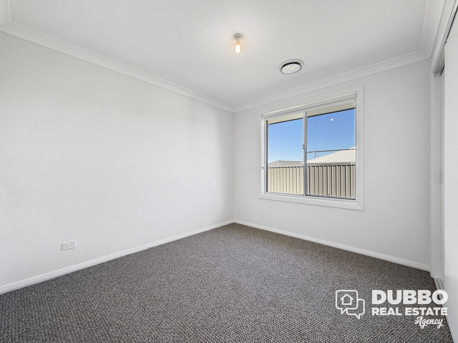 8B Violet Circuit, Dubbo