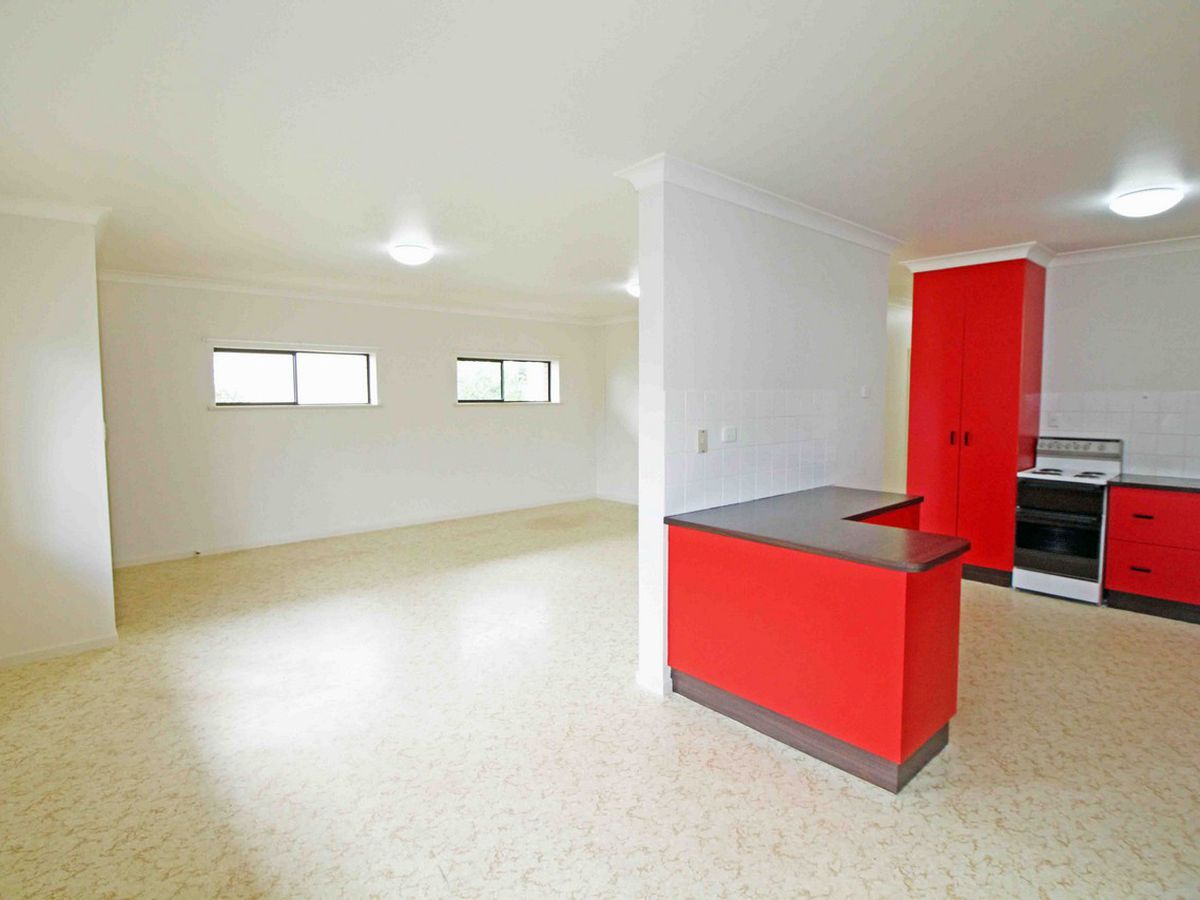 46 Armstrong Street, Atherton