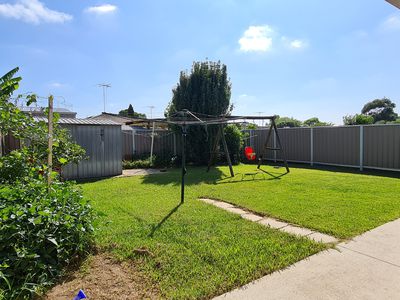 42 Kenneth Crescent, Dean Park