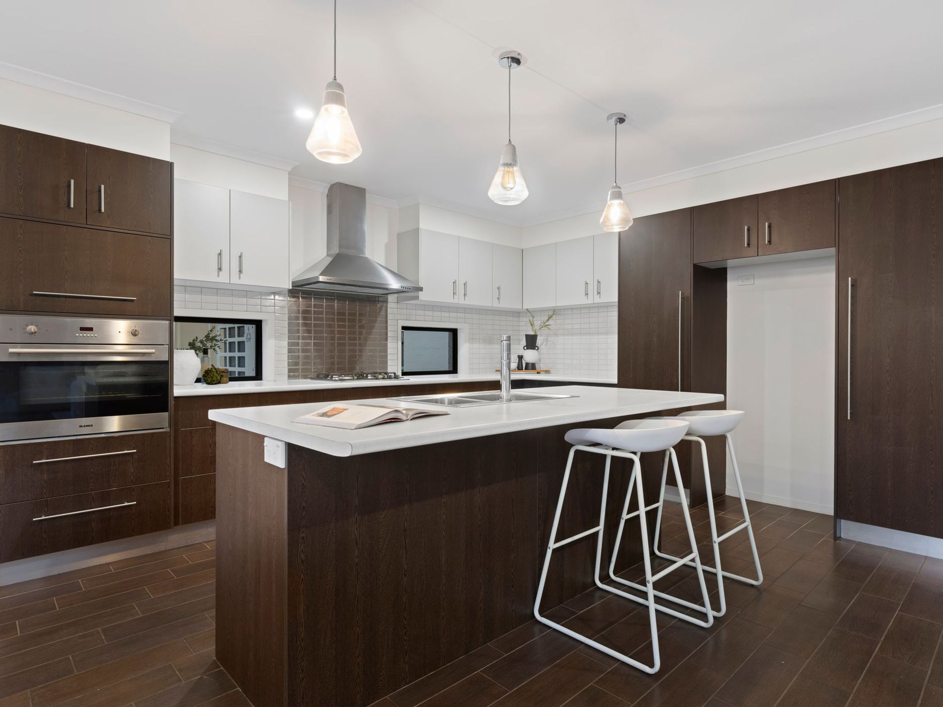 6 Lachlan Drive, Wakerley