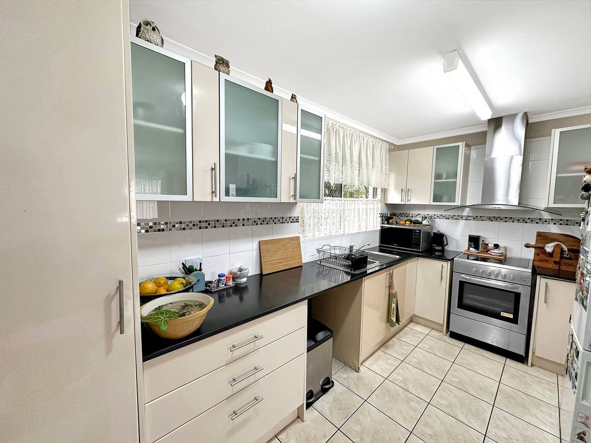 1 / 30 Hillview Circuit, Atherton