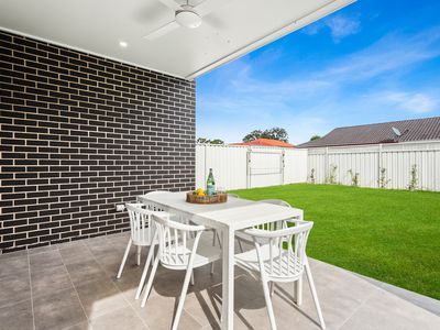 30 Felix Avenue, Horsley