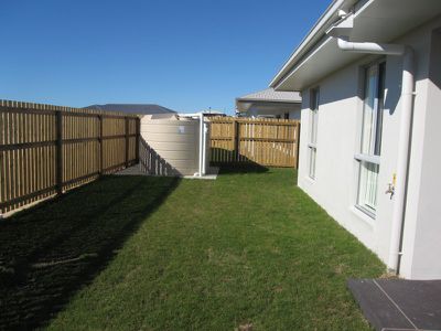 8 Moreton Drive, Rural View