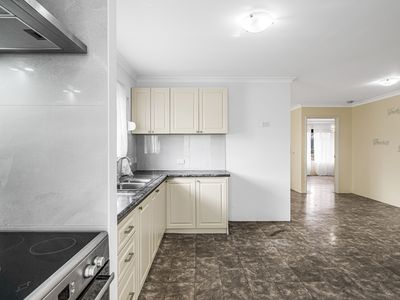 6 Tuscany Place, Caversham