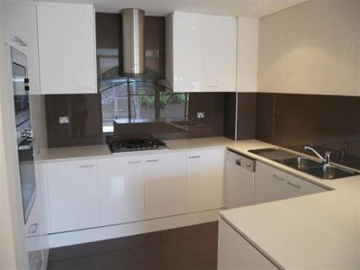 15 / 2-12 Young Street, Wollongong