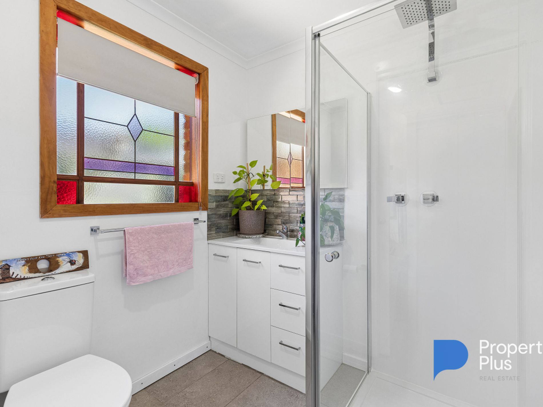 32 Mistletoe Street, Golden Square