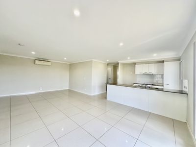 1 / 5 Corack Avenue, Cambooya