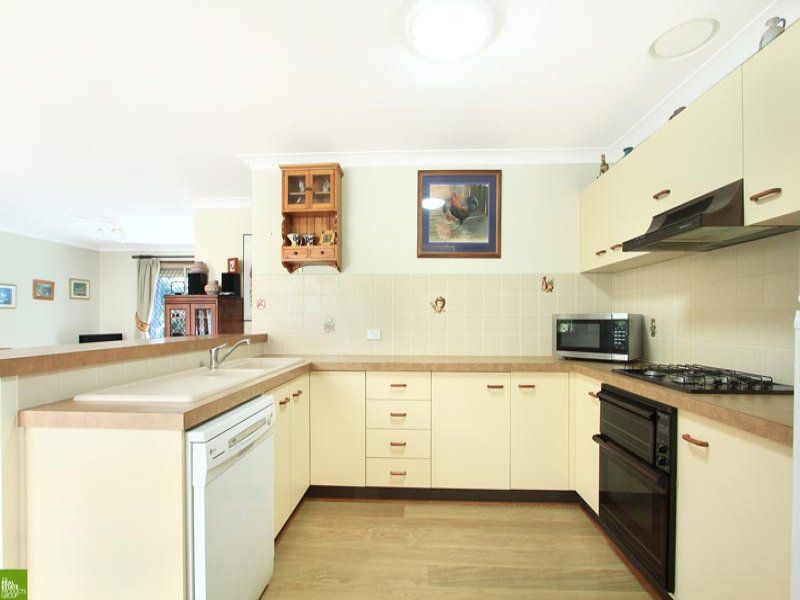 32 Sheringa Grove, Cordeaux Heights