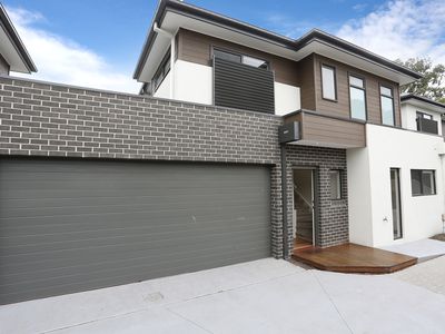 2 / 11 Poplar Crescent, Bellfield