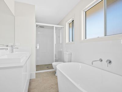 1 / 68 Pur Pur Avenue, Lake Illawarra