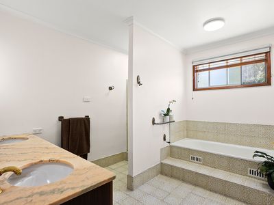 53 Stanleigh Crescent, West Wollongong