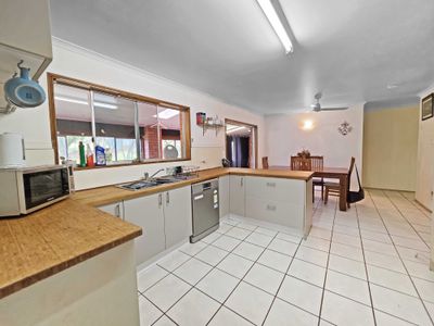 6 Eighth Avenue, Atherton