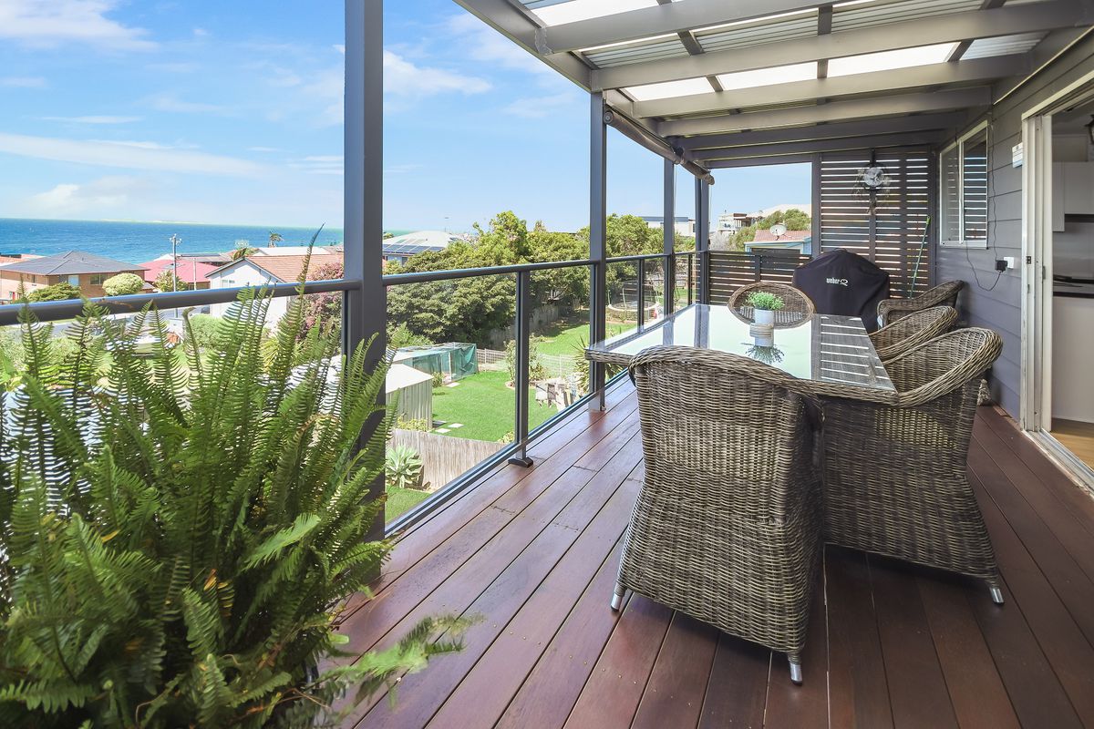 48 Sunset Boulevard, Kianga