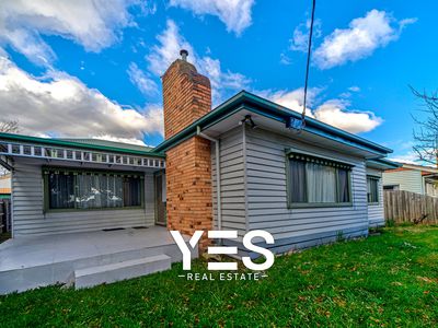 1 / 4 Allen Street, Glen Waverley