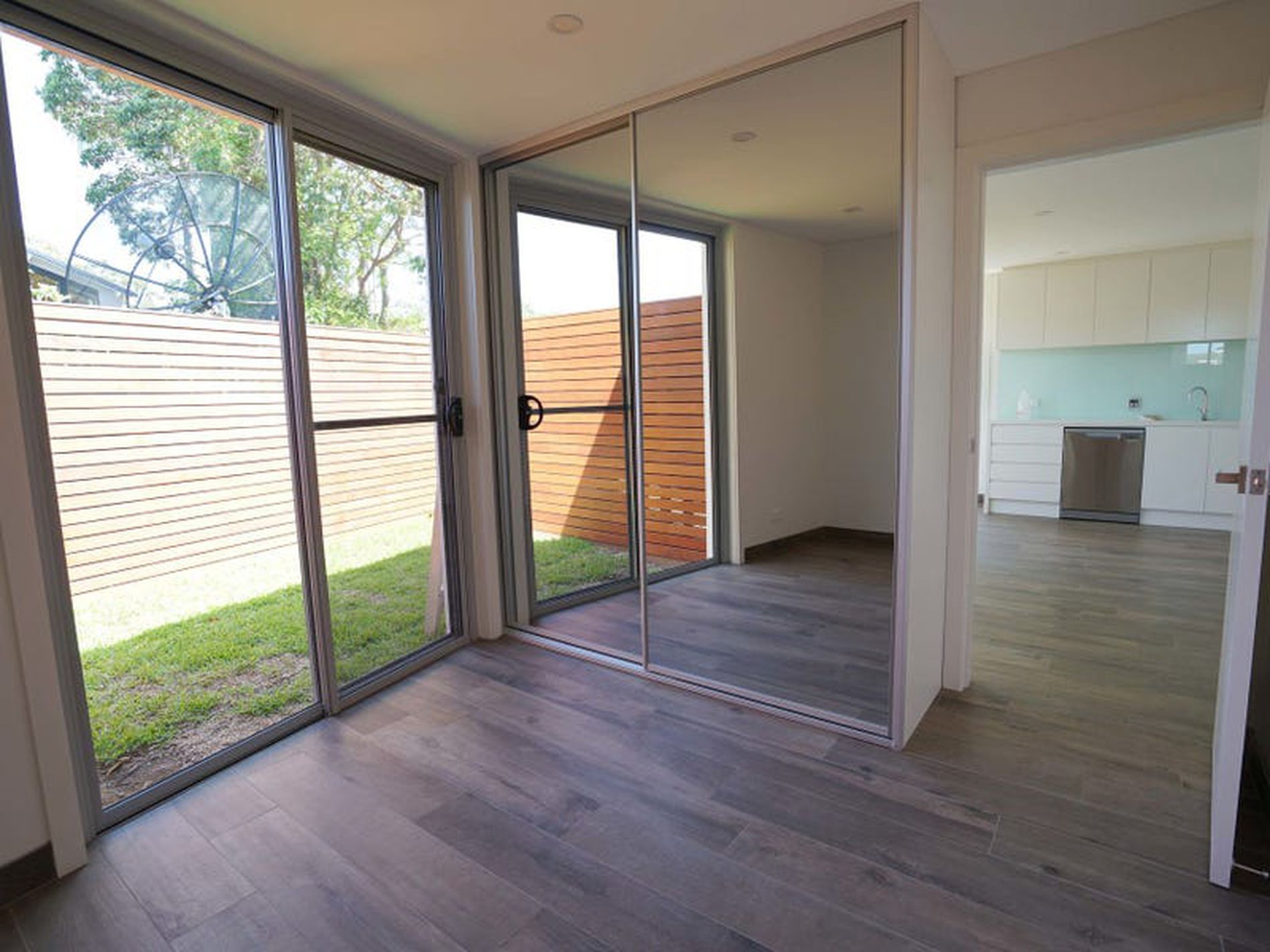 11A Blackwall Point Road, Chiswick