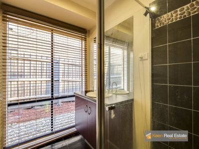 12 Meribel Way, Lynbrook