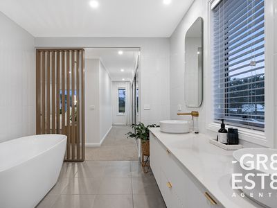 9 Memorial Drive, Narre Warren North