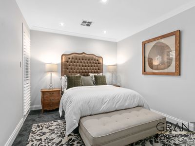 2b Spinaway Crescent, Brentwood