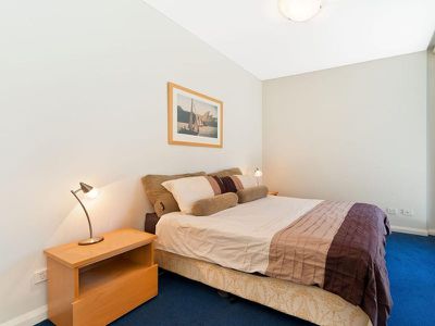909 / 23 Shelley Street, Sydney