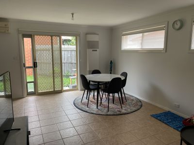 1 / 8 Gibson Court, Altona Meadows