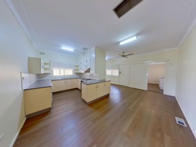 18 Laughton Street, Dubbo