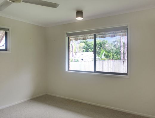 Great Family Home + Location image 9