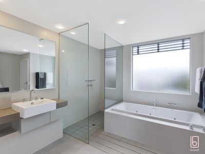 2108-2110 Huntingdale Drive, Magenta