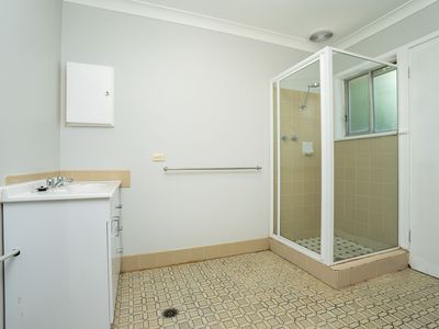 2 / 199 ALEXANDRA STREET, East Albury