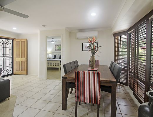 Family home in quiet cul-de-sac (Wheelchair friendly) image 12