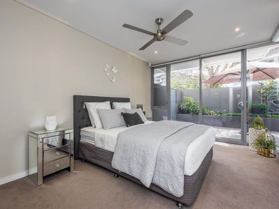 16 / 23 Bow River Crescent, Burswood
