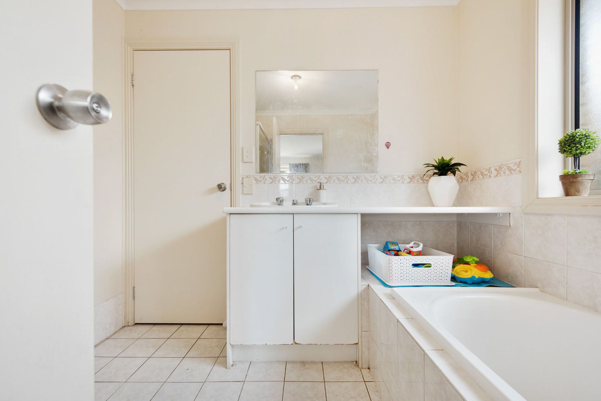 24 Bristol Cres, Davoren Park