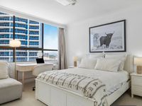 10 / 20 Orchid Avenue, Surfers Paradise