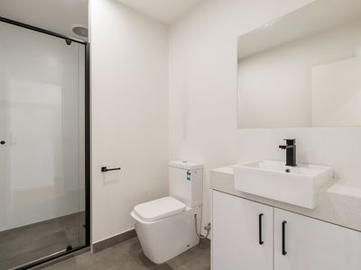 2 / 2 Donald Avenue, Essendon