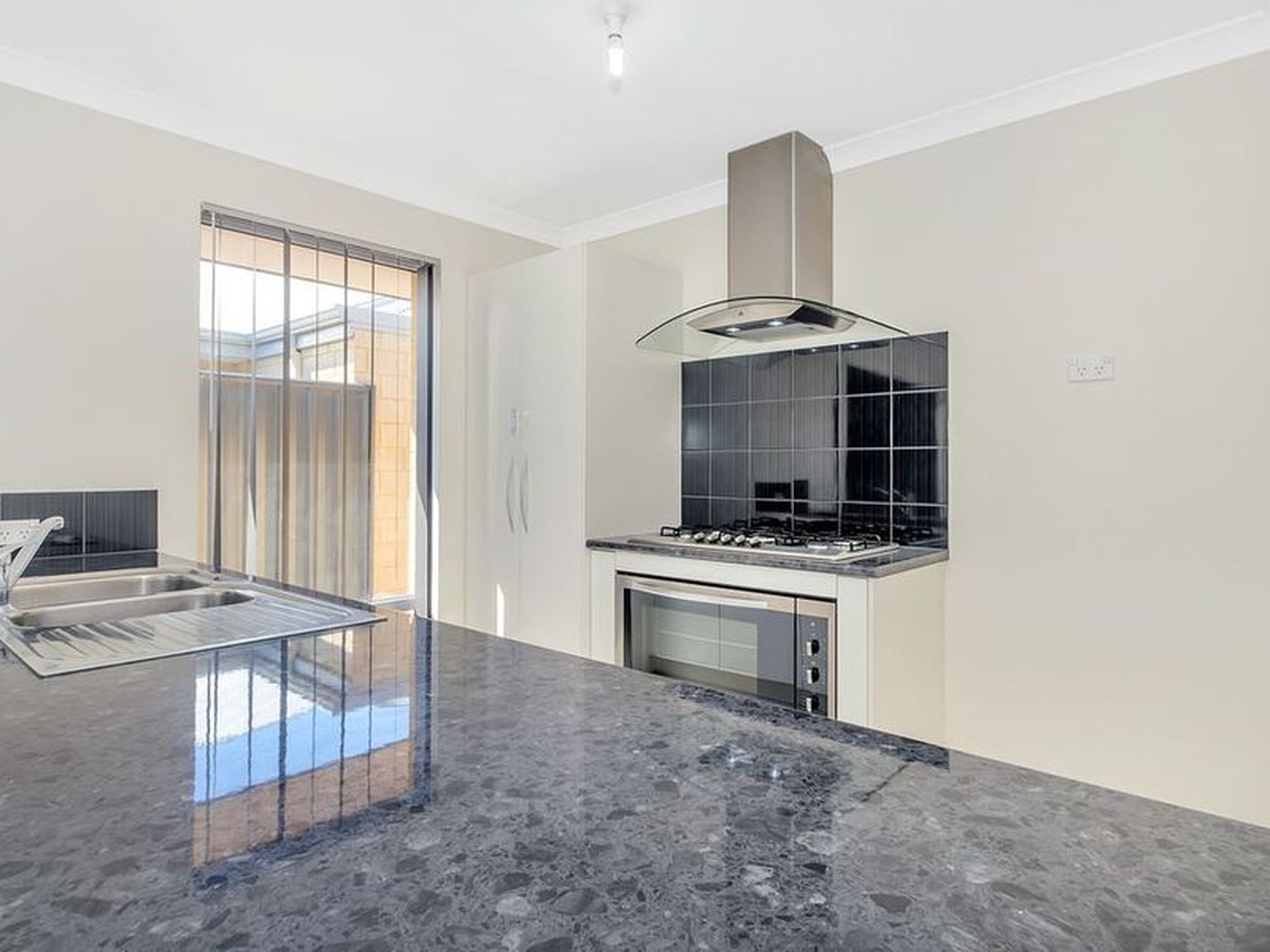 17 Cooloola Chase, Yanchep