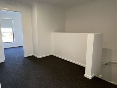 7 Rayer Walk, Tarneit