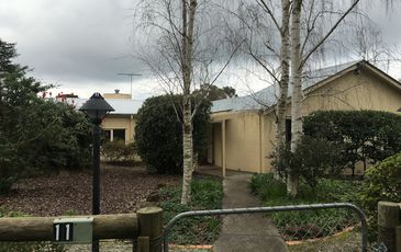 11 Leadbetter Rd, Beaconsfield Upper