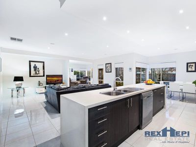 48 Mountainview Boulevard, Cranbourne North
