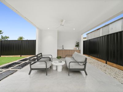 6 Benelong Avenue, Smithfield