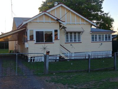 10 Bell Street, Monto