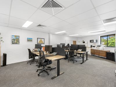 1 / 426 Logan Road, Stones Corner