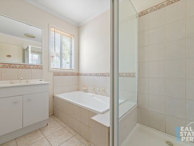 2 Greenlea Grove, Hampton Park