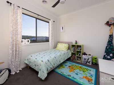 9 FIVEFIELDS ROAD, Leneva