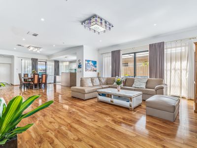 10 Holywell Street, Middle Swan