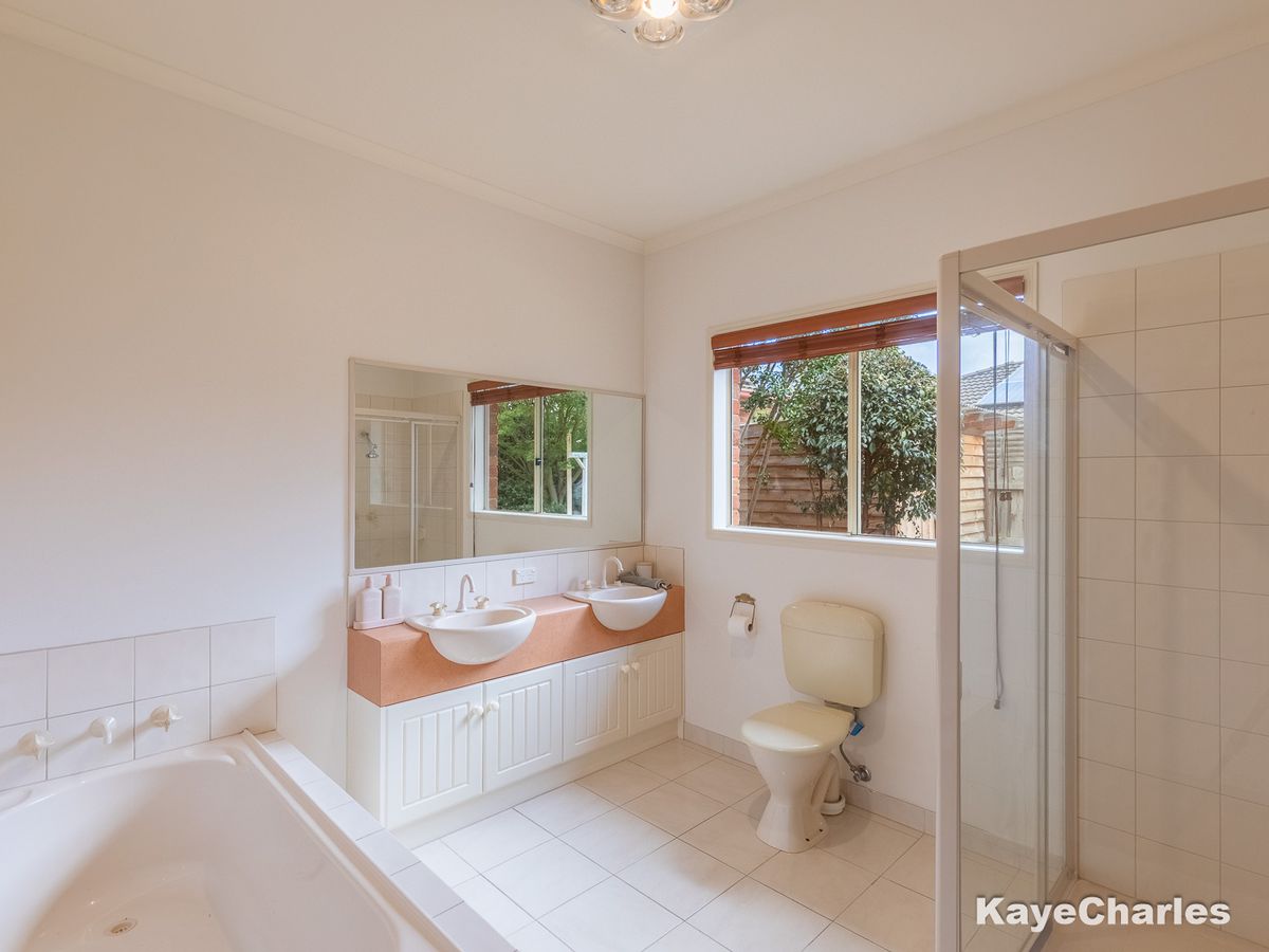 67 Fieldstone Boulevard, Beaconsfield