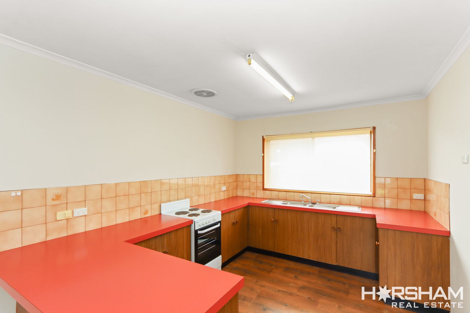 1 / 9 Young Street, Horsham