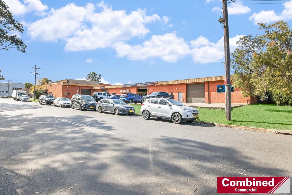 1 / 26 Grahams Hill Road, Narellan