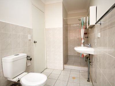 8 / 8 Fairmount Street, Lakemba