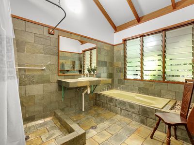 8 Leftwich Street, White Rock